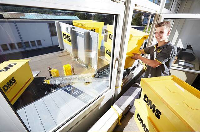 Ausräumen eines Gebäudes mit Aufzug